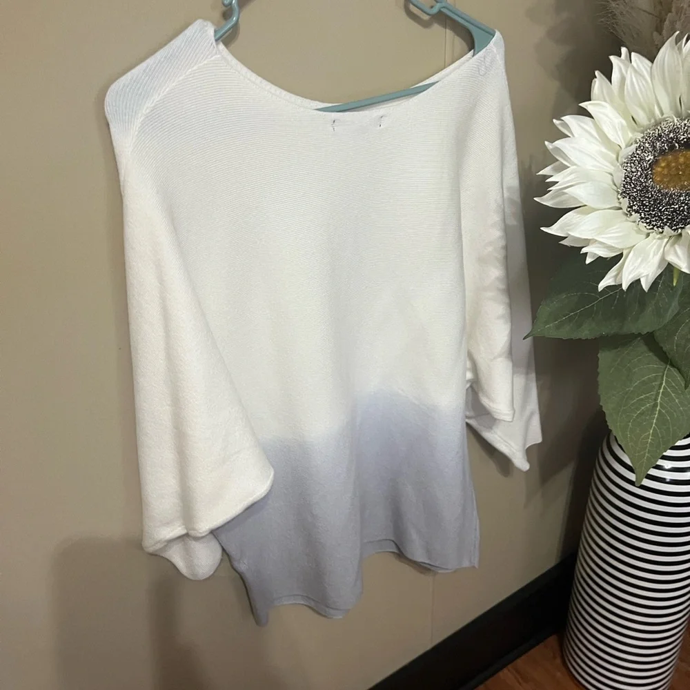 Banana Republic White and Gray Long Sleeve Top